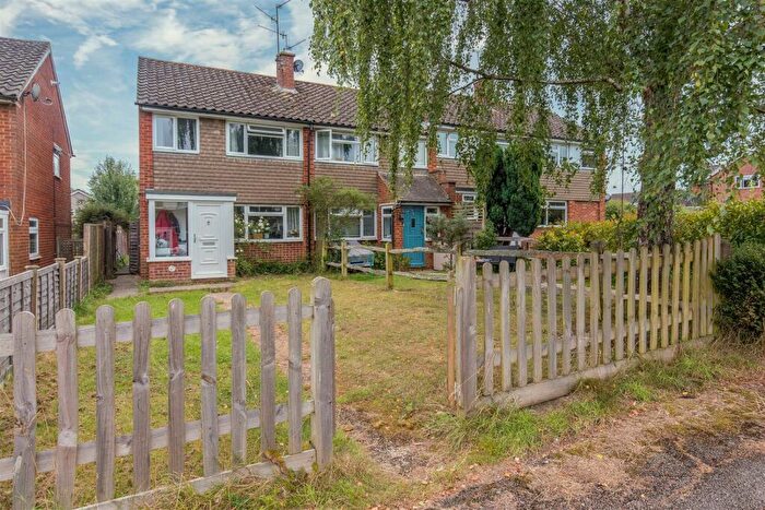 3 Bedroom House To Rent In Gingers Close, Cranleigh, Surrey, GU6