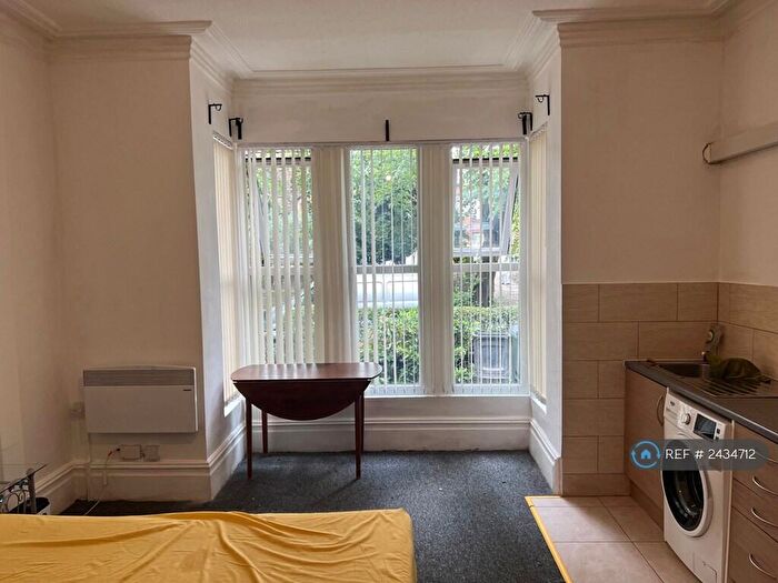 Studio To Rent In Harehills Avenue, Leeds, LS8