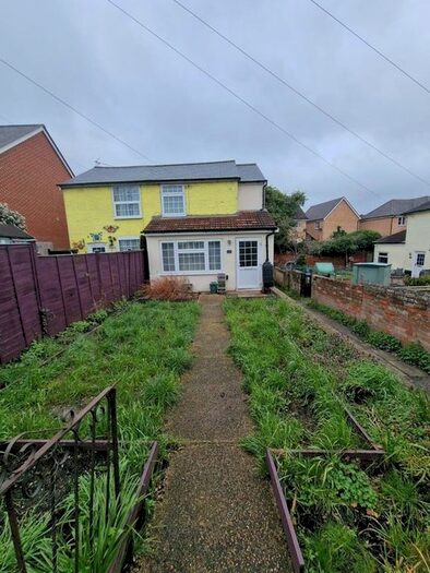 3 Bedroom Semi-Detached House To Rent In Providence Place, Colchester, CO1