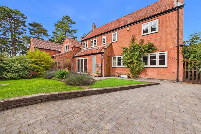 3 Bedroom Link Detached House For Sale In High Street, Laxton, Newark, NG22