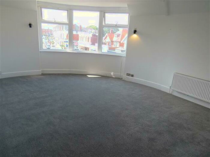 2 Bedroom Flat To Rent In Grand Avenue, Bournemouth, BH6