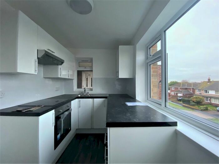 3 Bedroom Flat To Rent In Vicarage Lane, Gravesend, Kent, DA12