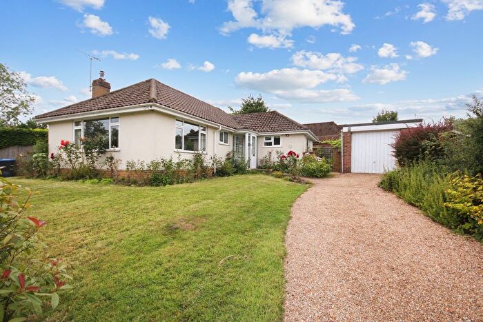 3 Bedroom Detached Bungalow For Sale In Highcroft Road, Sharpthorne, RH19