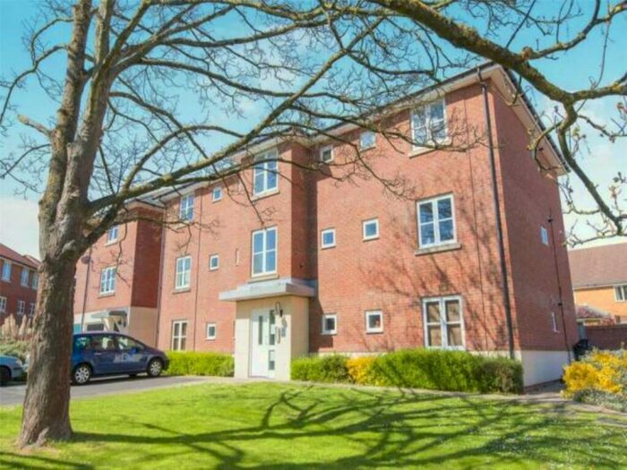2 Bedroom Flat To Rent In Royal Victoria Park, Westbury On Trym, Bristol, BS10