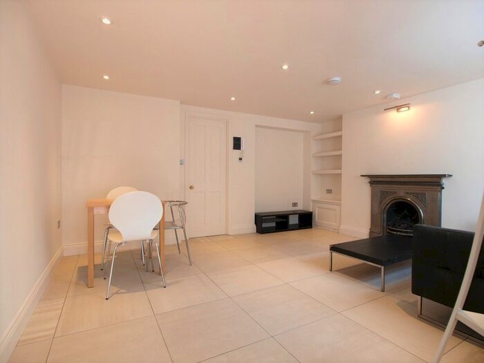 1 Bedroom Flat To Rent In Amwell Street, Islington, EC1R