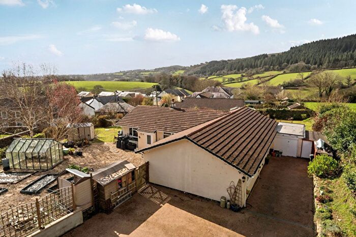5 Bedroom Bungalow For Sale In North Hill, Launceston, PL15