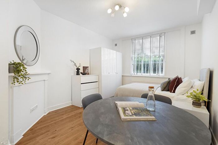 Studio To Rent In Pembridge Square, London, W2