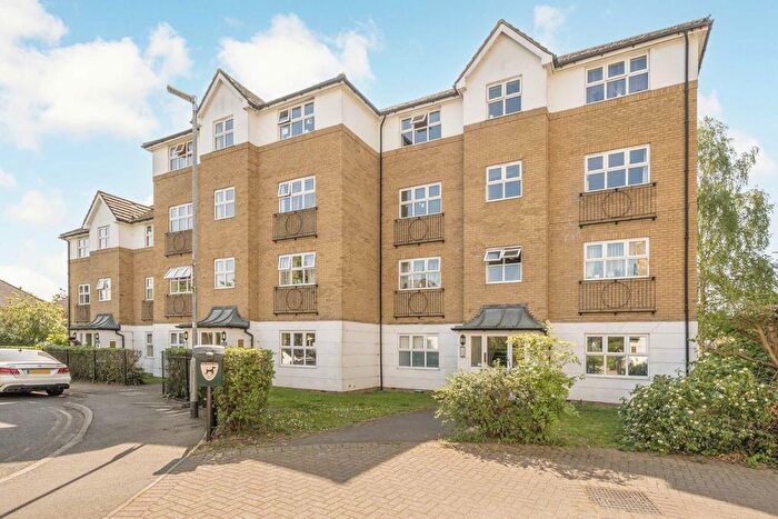 2 Bedroom Flat To Rent In Hillary Drive, Isleworth, TW7