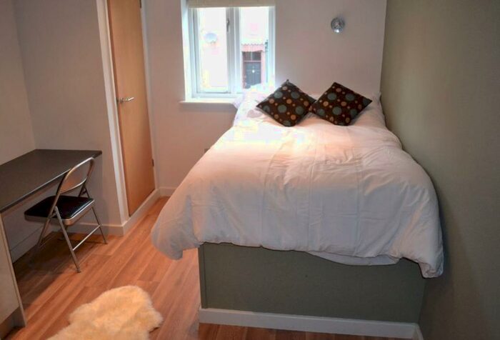 1 Bedroom Apartment To Rent In -, DE1