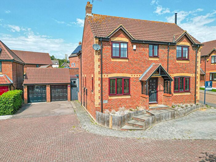 4 Bedroom Detached House For Sale In Plantation Place, Shenley Brook End, MK5
