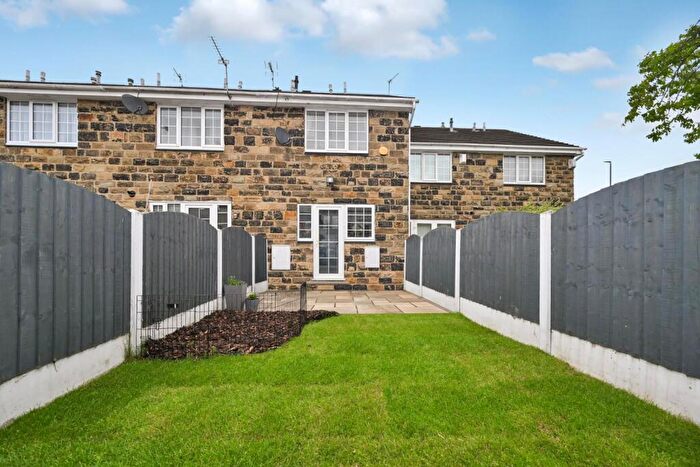 2 Bedroom Terraced House For Sale In Lea Mill Park Drive, Yeadon, Leeds, LS19