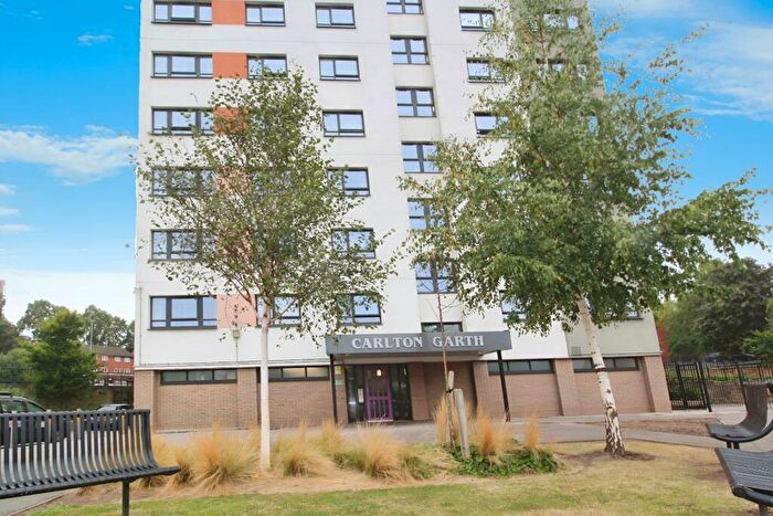 2 Bedroom Apartment To Rent In Carlton Garth, Leeds, West Yorkshire, LS7