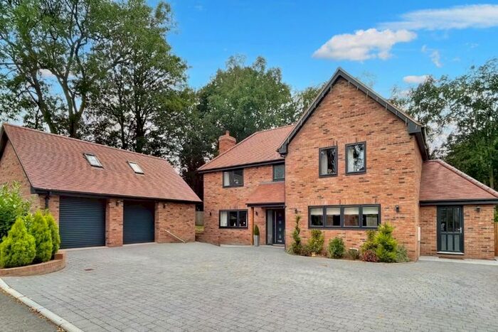 5 Bedroom Detached House For Sale In Ordnance Close, Moreton-On-Lugg, Hereford, HR4