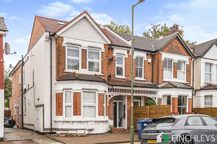 Flat To Rent In Station Road, Finchley Central, N3