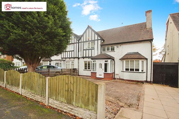 3 Bedroom Semi Detached House To Rent In Forest Avenue, Walsall, WS3