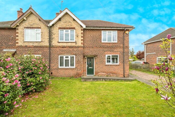 3 Bedroom Semi-Detached House For Sale In Church Road, Bircotes, Doncaster, DN11