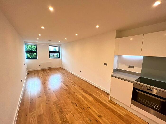 Studio To Rent In Rockingham Road, Uxbridge, UB8