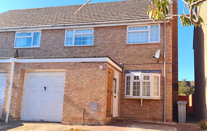 3 Bedroom Semi-detached House To Rent In Holliers Crescent, Middle Barton, Chipping Norton, Oxfordshire, OX7