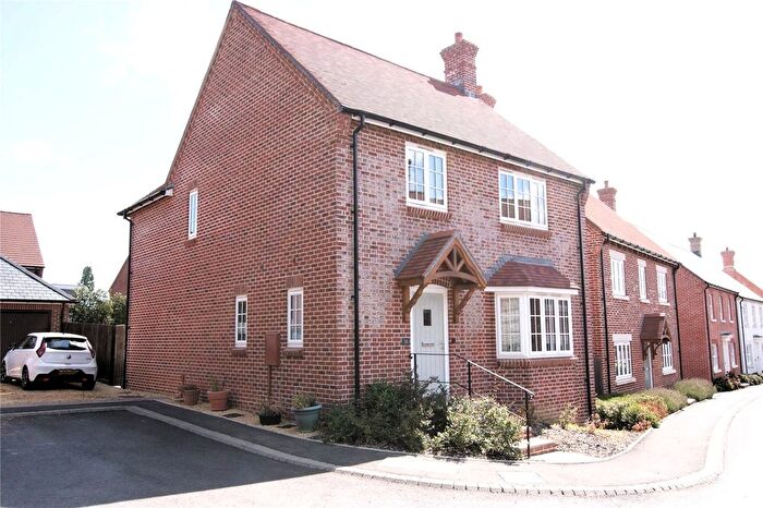 4 Bedroom Detached House For Sale In Kestral Close, Wimborne, Dorset, BH21