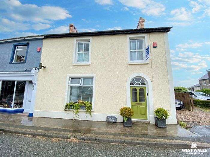 4 Bedroom Semi-Detached House For Sale In Llandissilio, Clynderwen, SA66