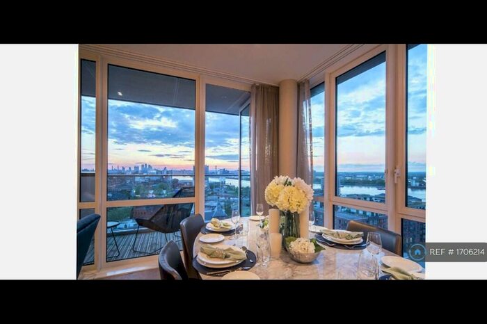 2 Bedroom Flat To Rent In Victory Parade, London, SE18