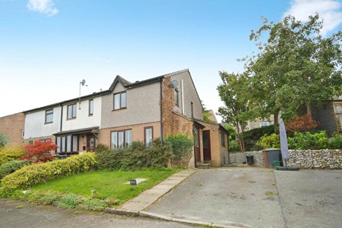 3 Bedroom Semi Detached House For Sale In Burdekin Close, Chapel-en-le-Frith, High Peak, Derbyshire, SK23