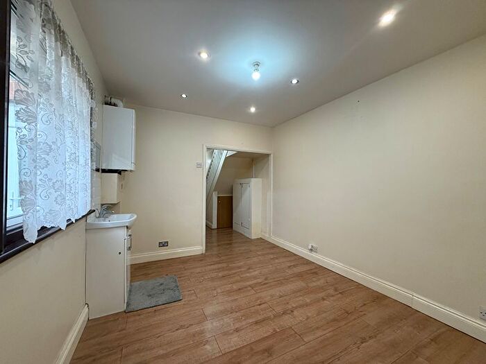 4 Bedroom Terraced House To Rent In Sheringham Avenue, London, E12