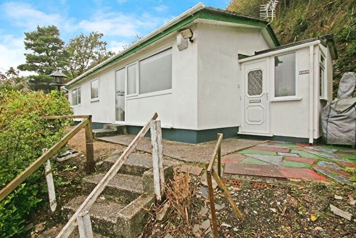 3 Bedroom Bungalow For Sale In Sunnyvale Road, Redruth, Cornwall, TR16