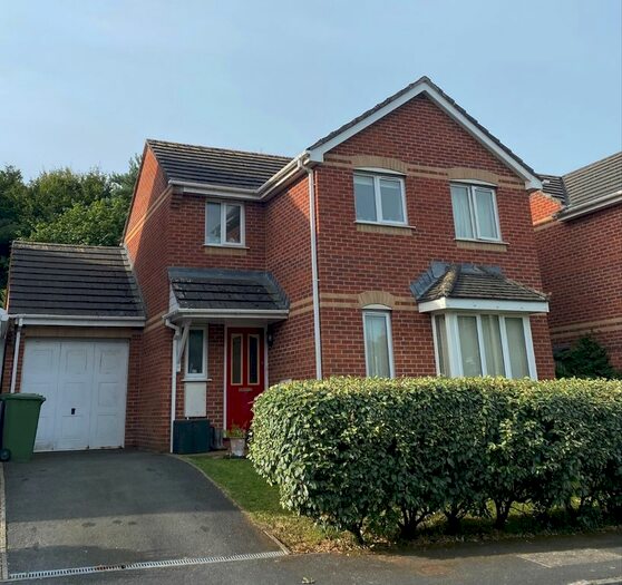 3 Bedroom Detached House To Rent In Fairacre Avenue, Barnstaple, EX32