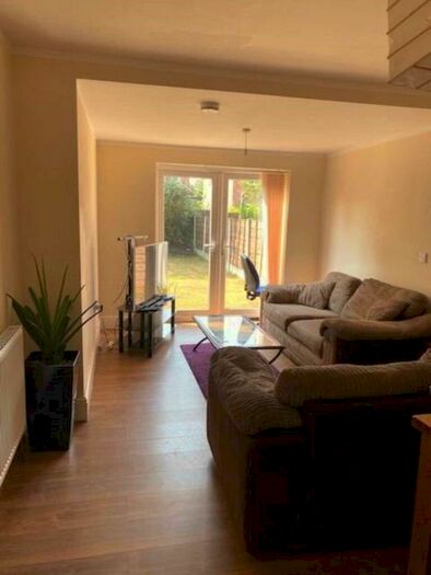 4 Bedroom Semi-Detached House To Rent In Arnfield Road, Withington, M20