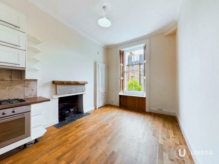 2 Bedroom Maisonette To Rent In Waverley Place, Abbeyhill, Edinburgh, EH7