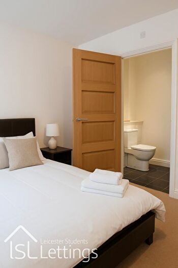 2 Bedroom Apartment To Rent In Knighton Road, Leicester, LE2