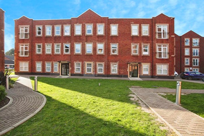 2 Bedroom Apartment For Sale In Woodside Park, Rugby, CV21
