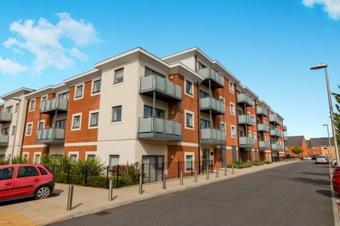 1 Bedroom Apartment To Rent In Kennet Island, Reading, RG2