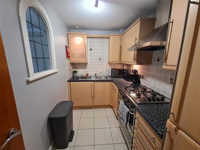 2 Bedroom Flat To Rent In Old Tolbooth Wynd, Old Town, Edinburgh, EH8