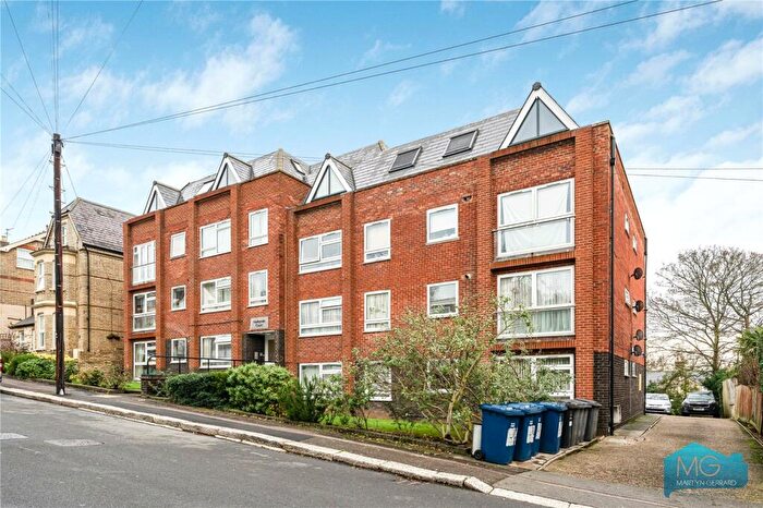 2 Bedroom Penthouse For Sale In Hadley Road, Barnet, EN5