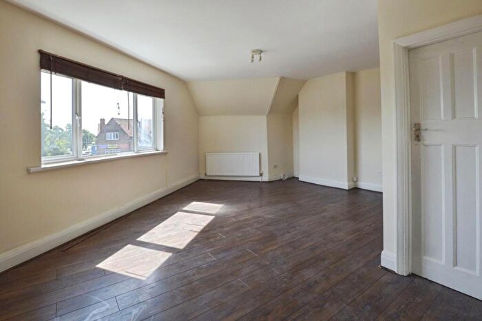 1 Bedroom Flat To Rent In Becontree Avenue, Dagenham, RM8