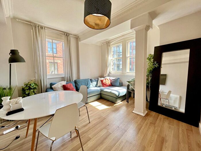 3 Bedroom Apartment To Rent In Peel House, Newcastle, NE1