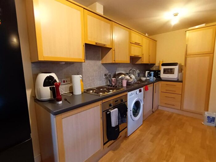 2 Bedroom Apartment To Rent In Jasmine House, Braunston Close, Northampton, NN4