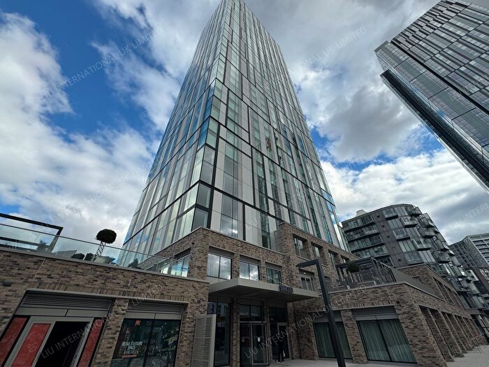 2 Bedroom Flat To Rent In Colliers Yard, Salford, M3