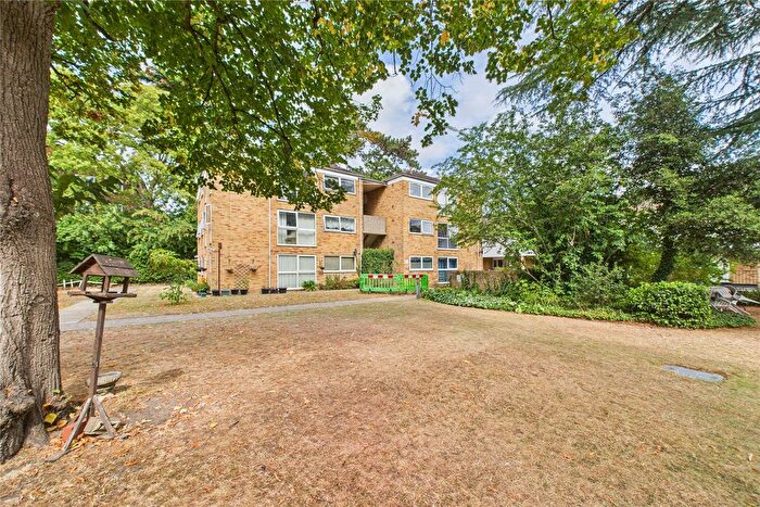 2 Bedroom Flat For Sale In Southcote Road, Reading, Berkshire, RG30