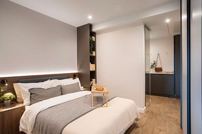 1 Bedroom Flat To Rent In College Road, Croydon, CR0