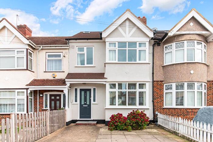4 Bedroom Terraced House For Sale In Elmstead Gardens, Worcester Park, KT4