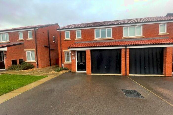 3 Bedroom Semi-Detached House To Rent In Opal Street, Chesterfield, S41