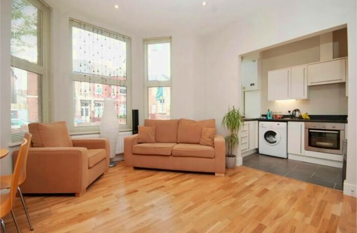 1 Bedroom Flat To Rent In - Skardu Road, London, London, NW2