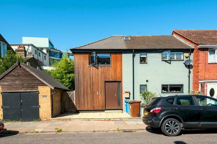 4 Bedroom Semi-Detached House To Rent In Somerton Road, London, SE15