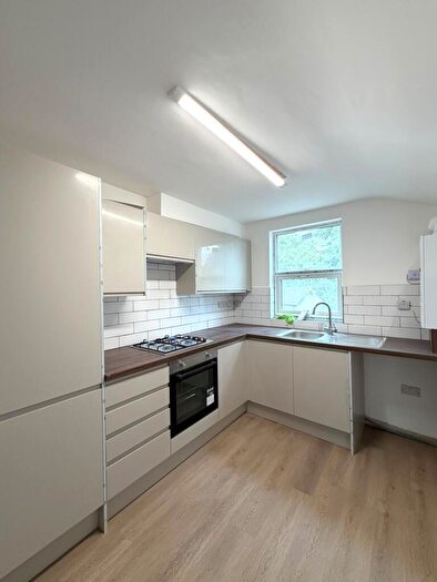 3 Bedroom Flat To Rent In Elizabeth Road, London, E6