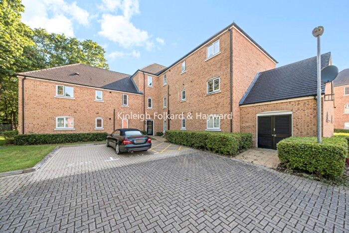 2 Bedroom Flat To Rent In Waratah Drive, Chislehurst, Kent, BR7