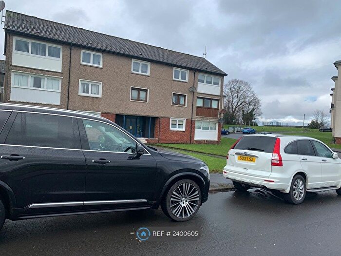 3 Bedroom Flat To Rent In Shieldaig Drive, Glasgow, G73