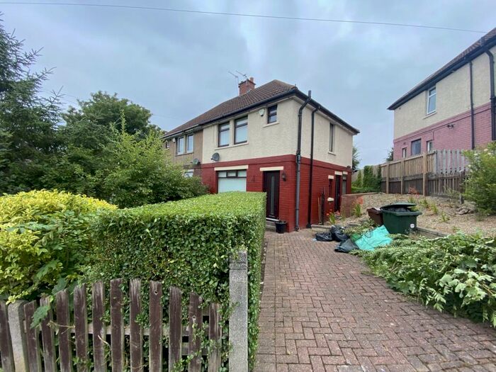 Houses for sale & to rent in BD12 8HT, Woodside Road, Wyke Bradford